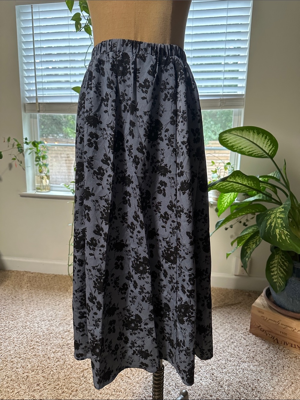 Women's Floral A-Line Midi Skirt - Black on Slate